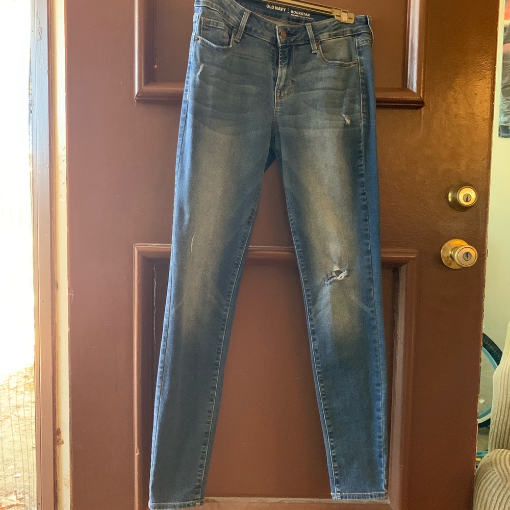 distressed blue skinny jeans